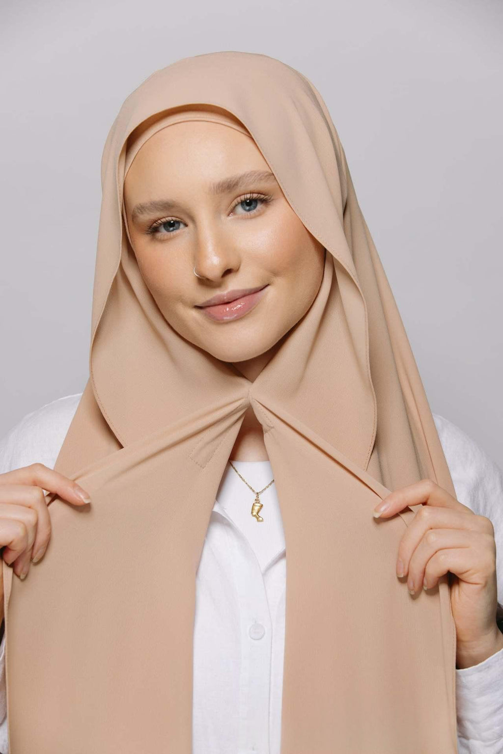 Le foulard pratique avec un aimant intégré