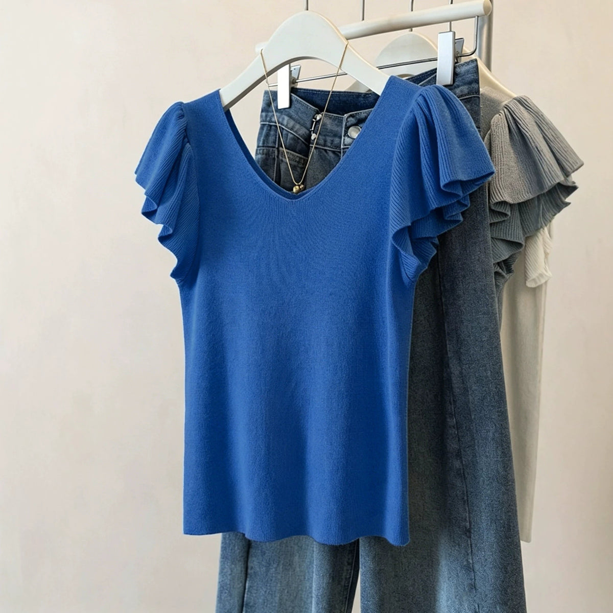 Women's Ruffled Solid-Color Knit V-Neck Short-Sleeve Top