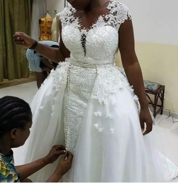 Robe de mariée de sirène africaine en dentelle amovible