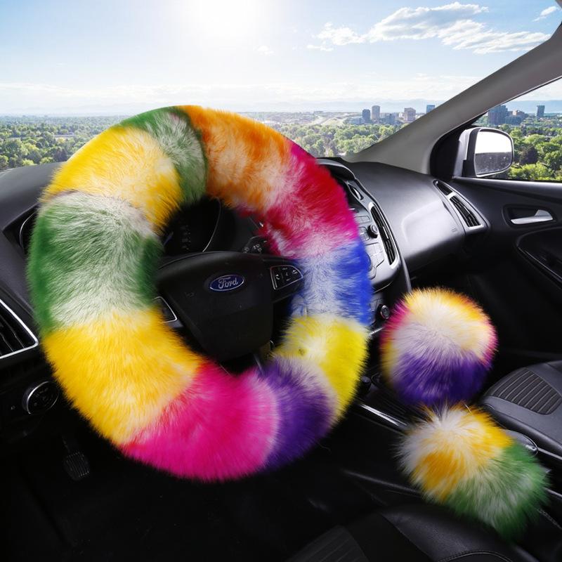 Couverture de volant de voiture en peluche colorée