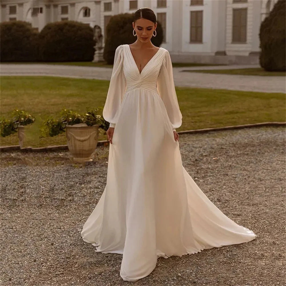 Chiffon nuptial Deep V Satin Long Sleeve Light Yarn Gown