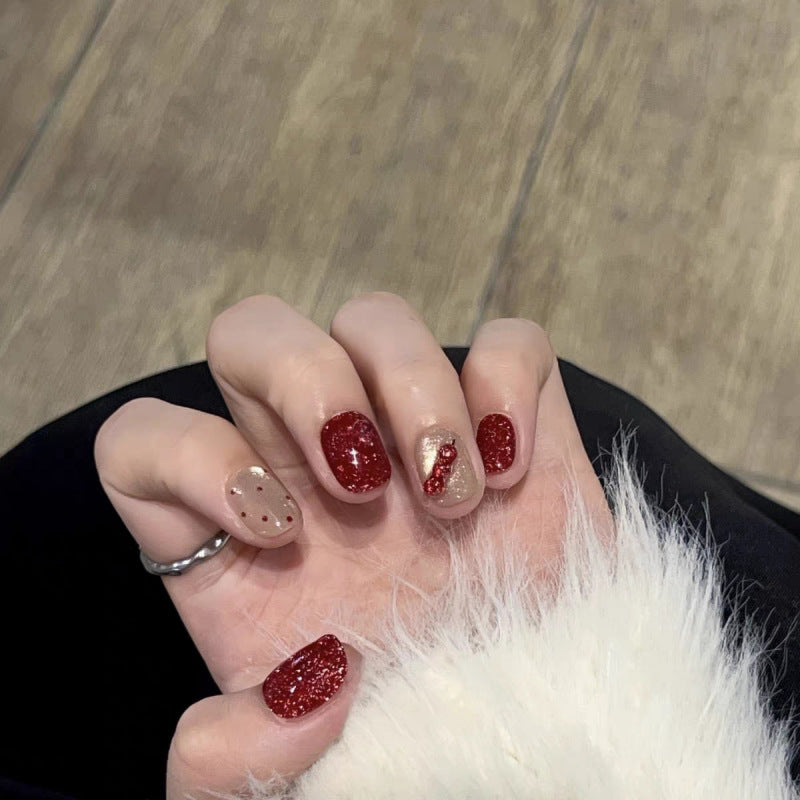 Nails à porter à la main peints à la main