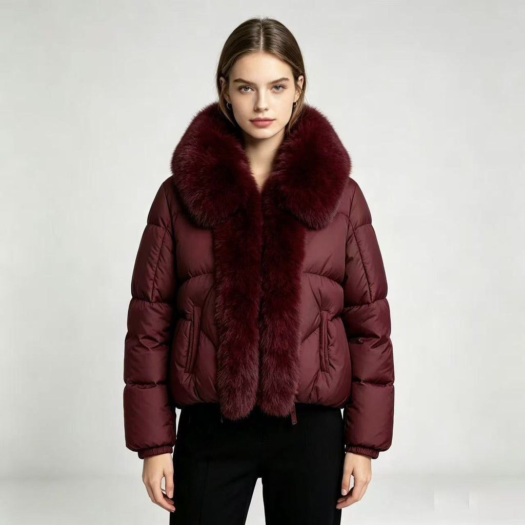 Manteau court en coton rembourré avec un panneau de collier en fausse fourrure