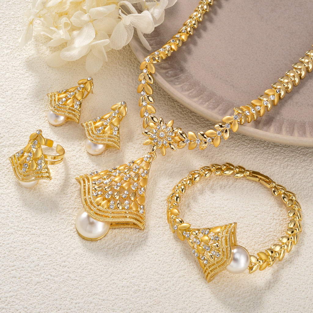 Collier de feuille dorée 18k pour bijoux