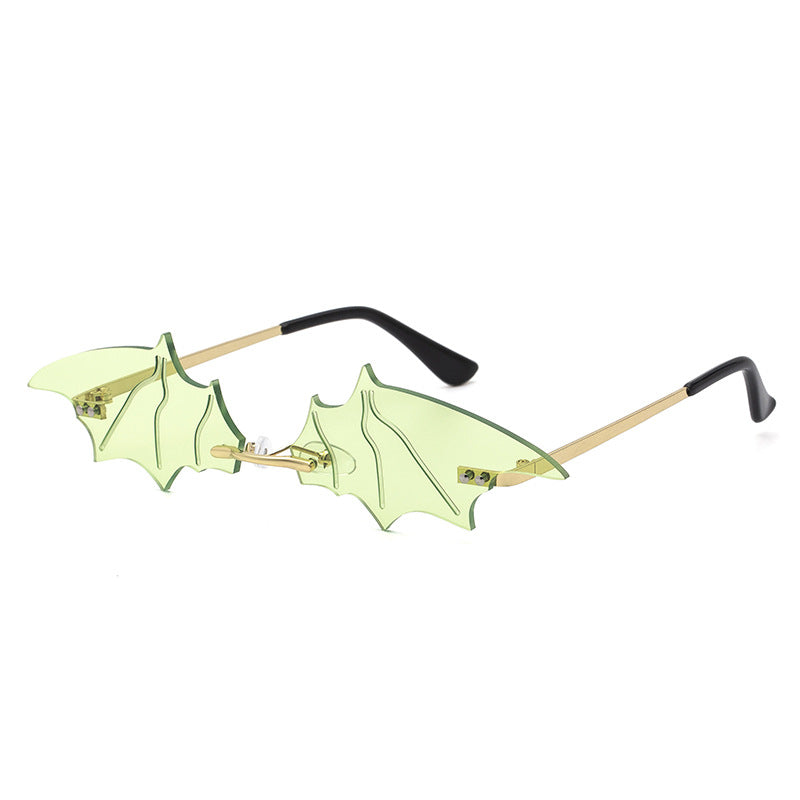 Lunettes de soleil de Bat Female Funny Prom Trendy Street Photographie Lunettes de soleil Small Frame European