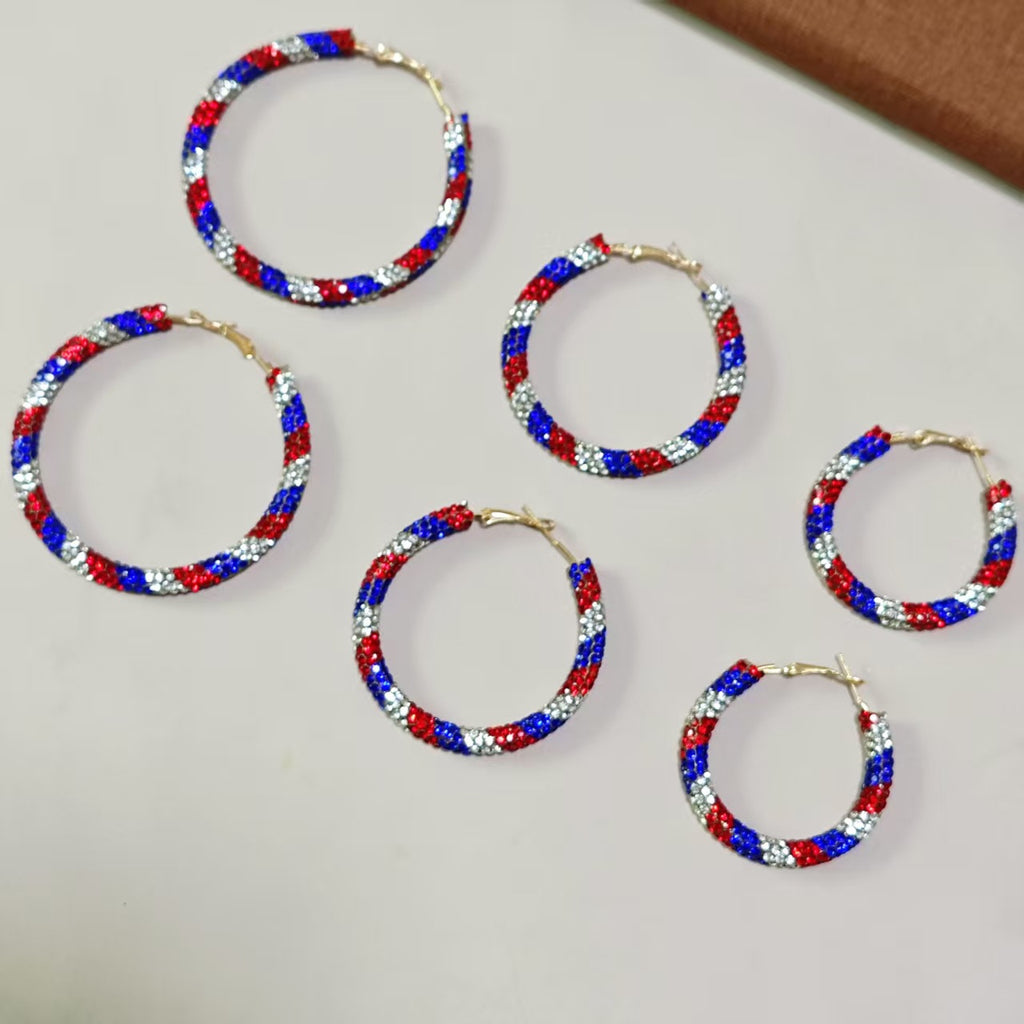 Boucles d'oreilles en forme de boucles d'enroulement entièrement diamantées