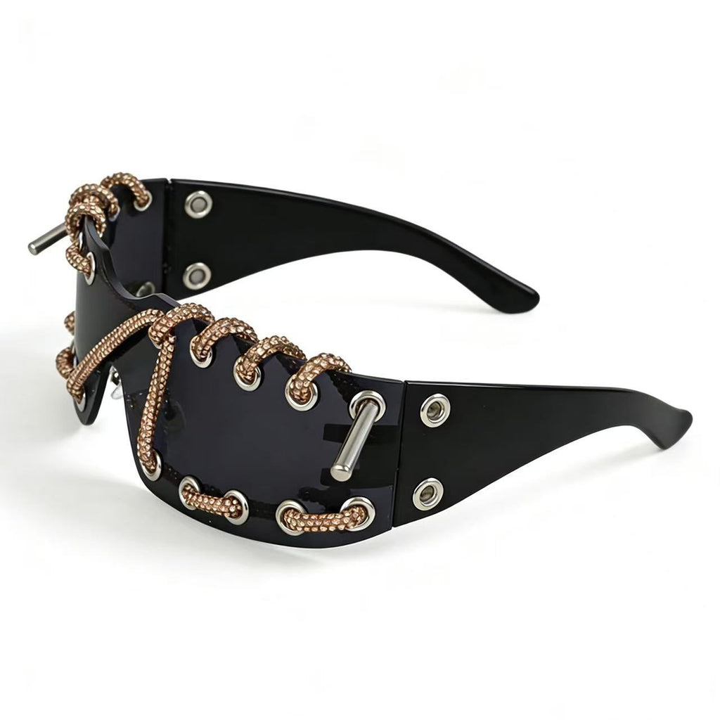 Lunettes de soleil avec rivets à anneaux en métal
