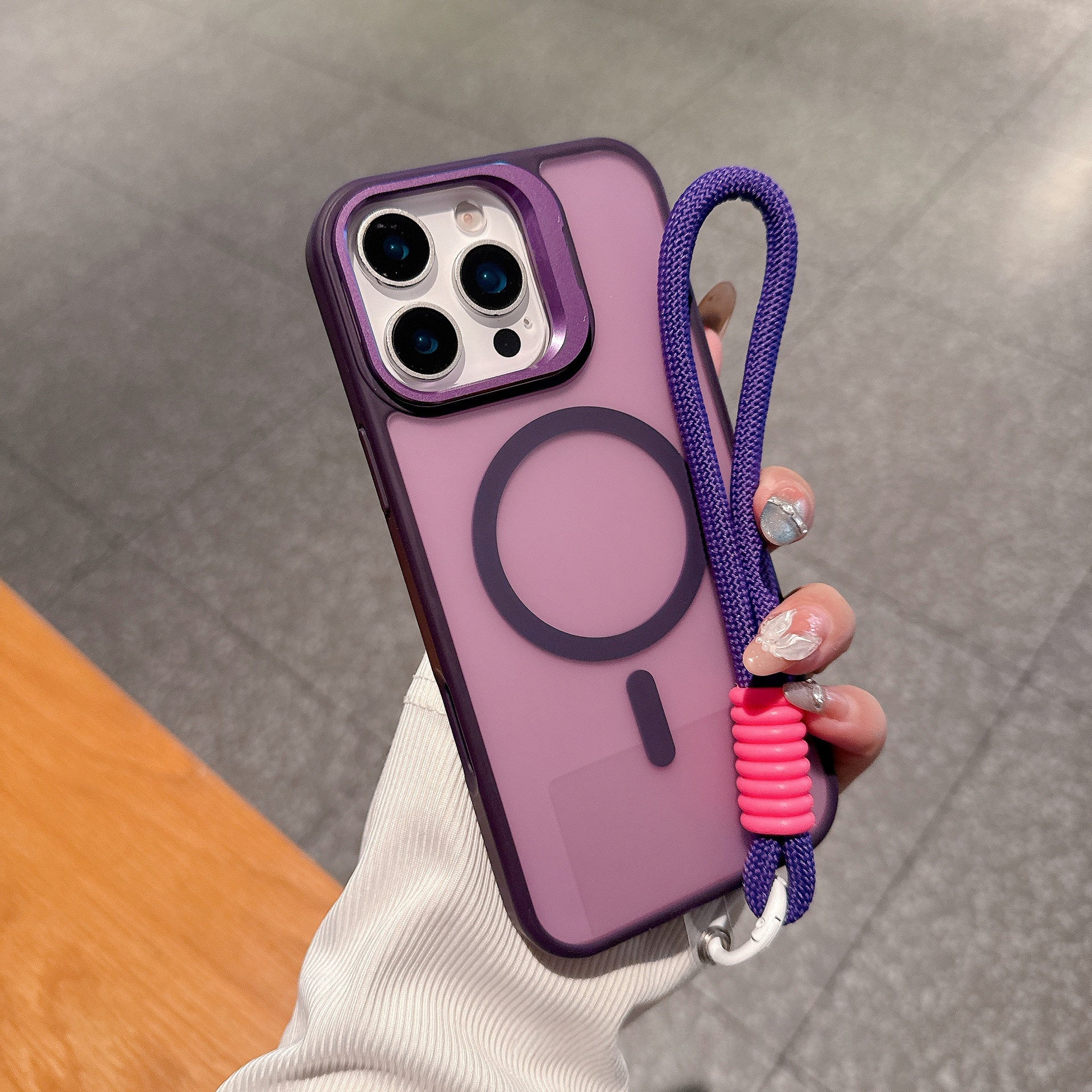 Boîtier de téléphone magnétique à monture de lentilles