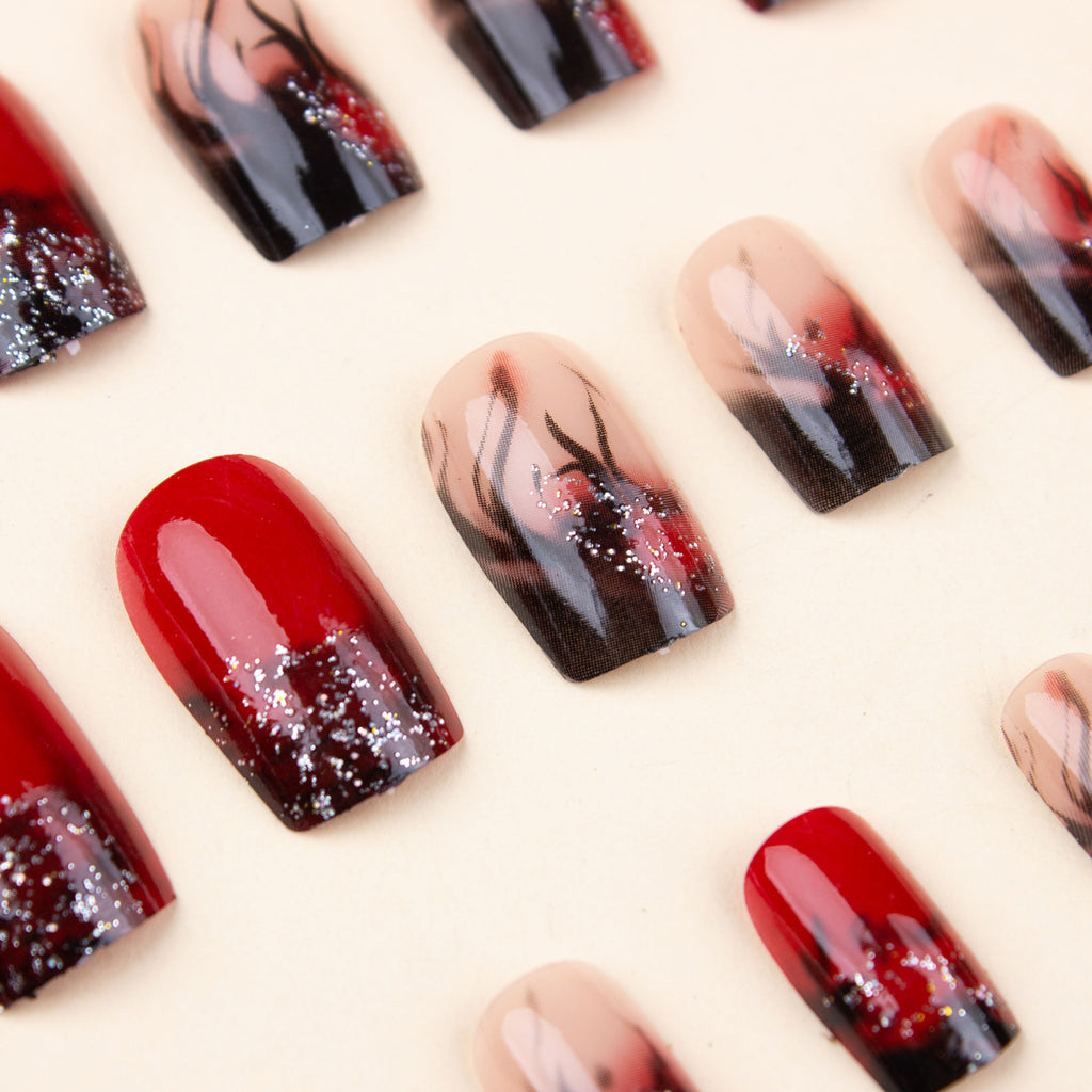 Modèle de feu de flamme coloré Faux ongles