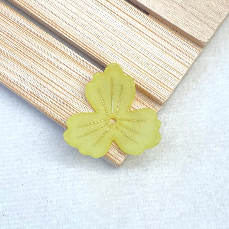 Perles de fleurs acryliques 3-Petal givrées