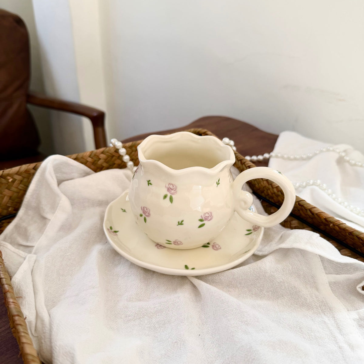 Coupe en céramique irrégulière et Saucer