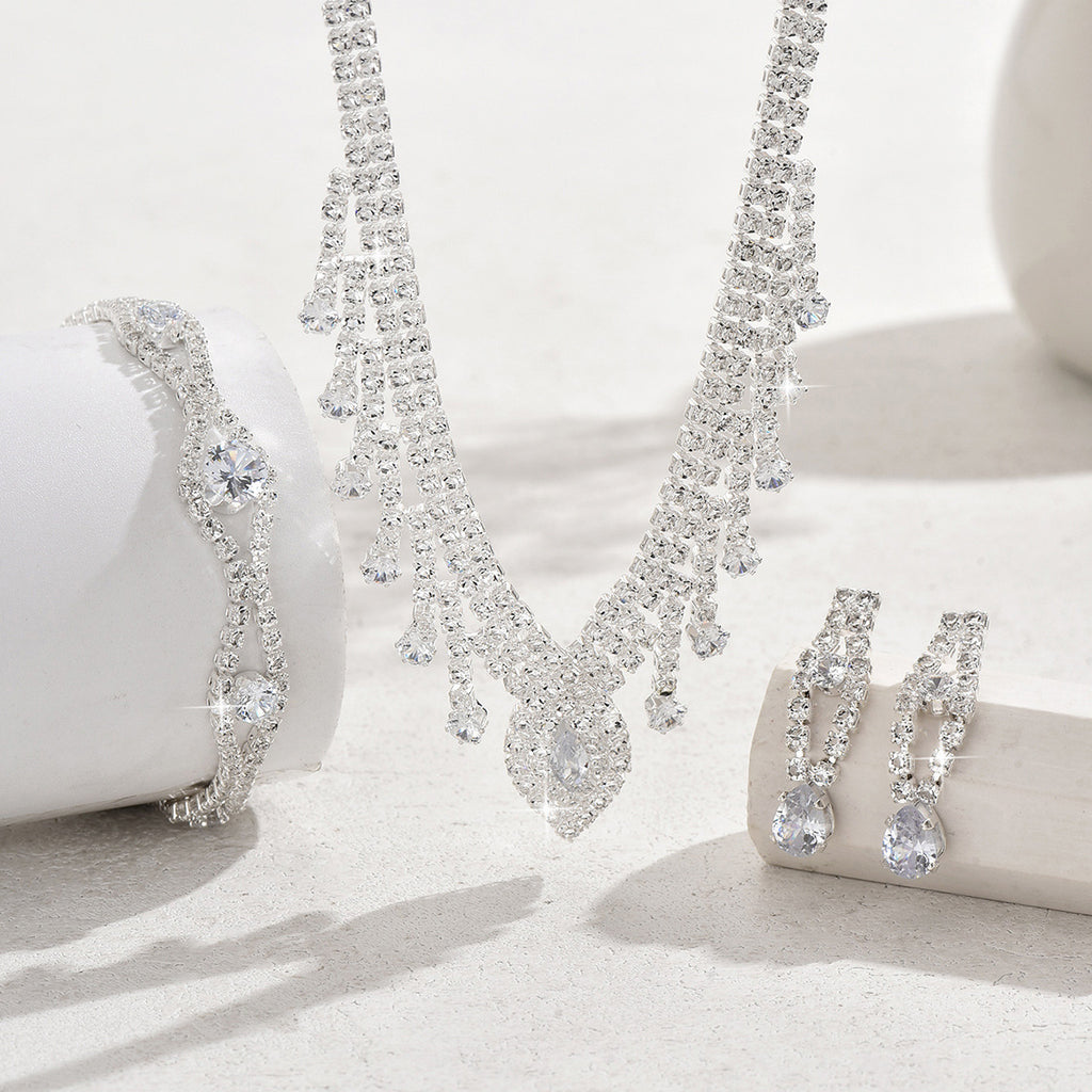Zircon goutte d'eau Collier collier Boucles d'oreilles Bracelet Set mode brillant bijoux en cristal