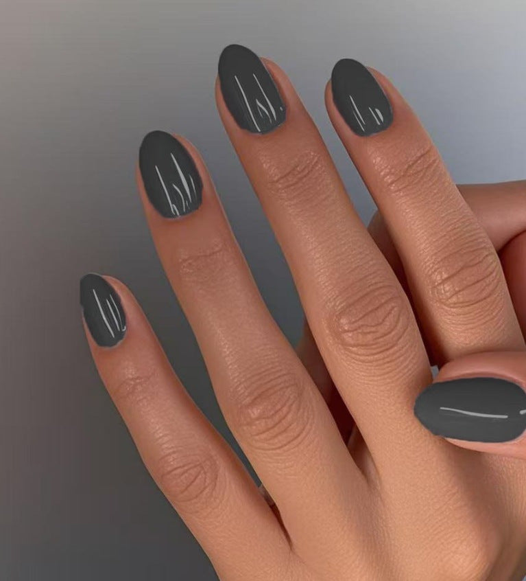 Les ongles artificiels en forme d'amandes longs de couleur solide pour femmes