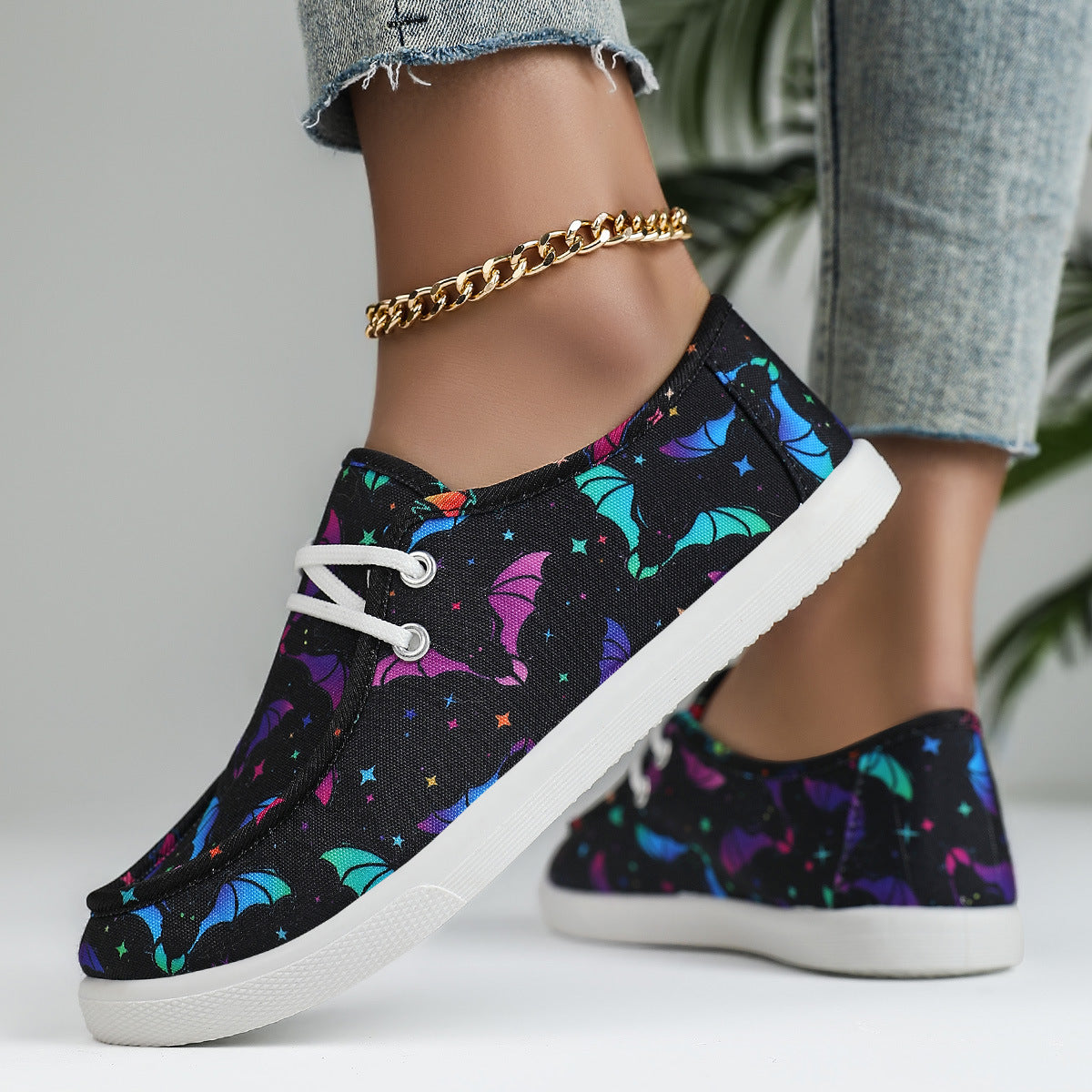 Casual batwing flat shoe