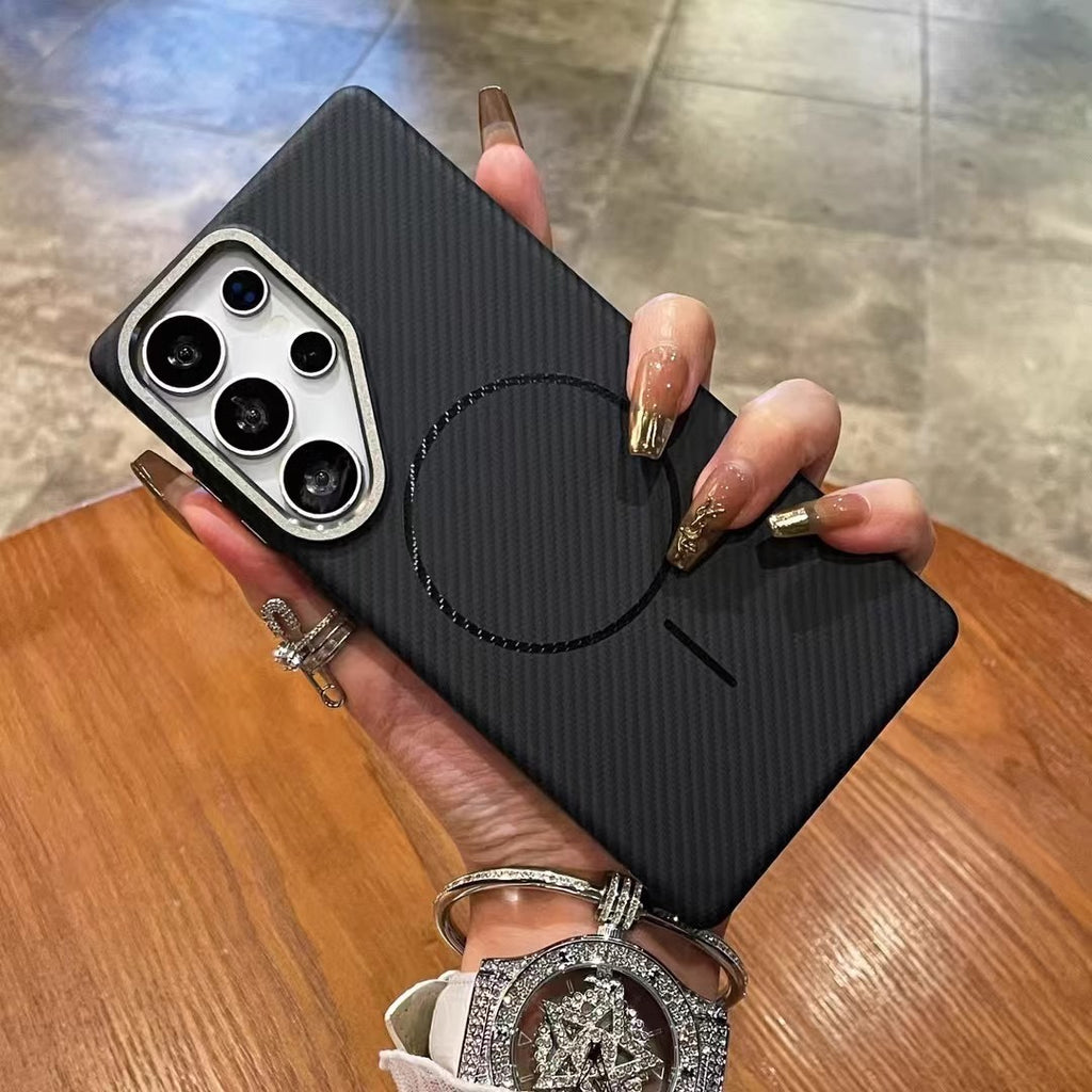 Coque de téléphone Fibre de carbone Fine Circle Aspiration magnétique S24ultra Kevlar Résistance à la chute