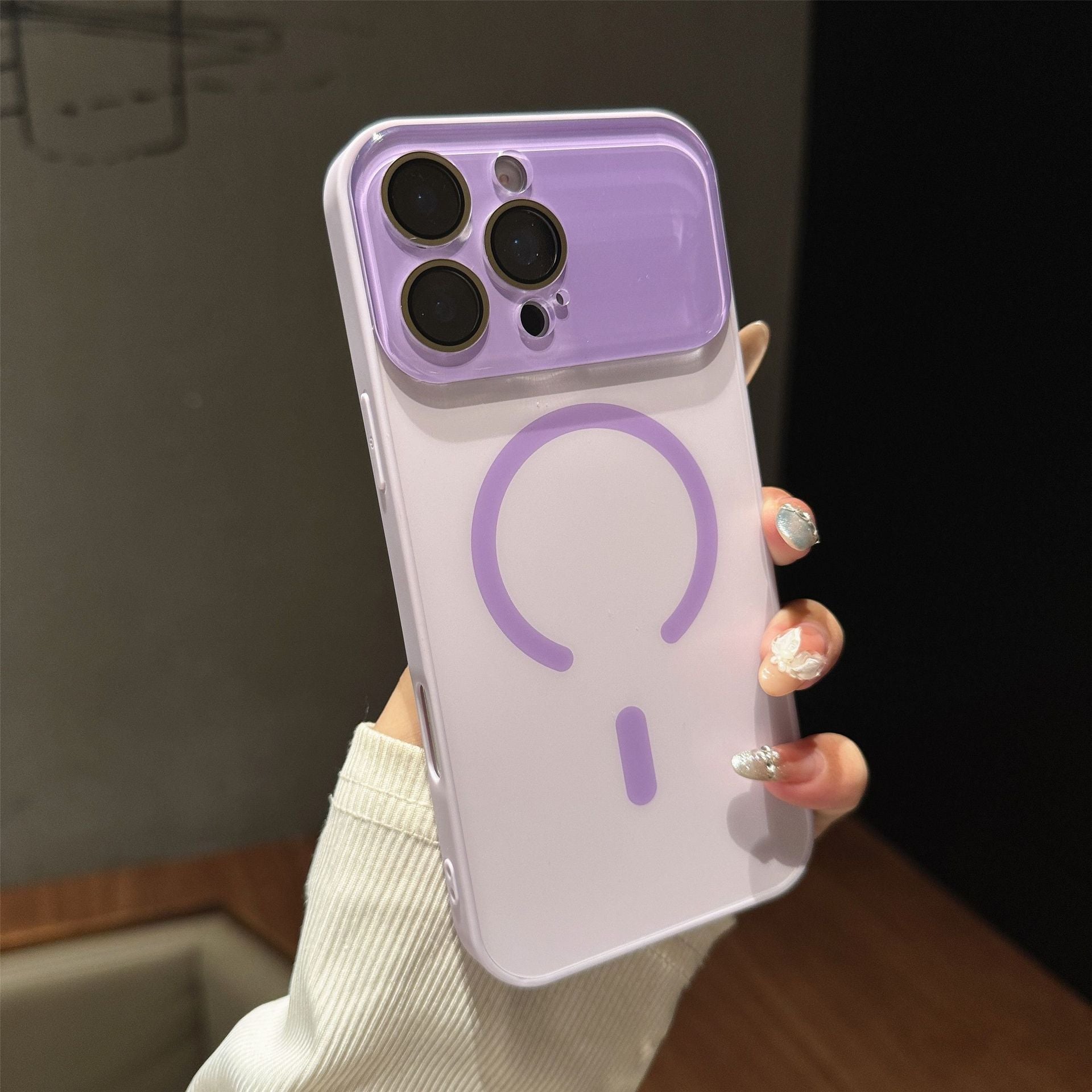 Grande fenêtre cas de téléphone magnétique givré