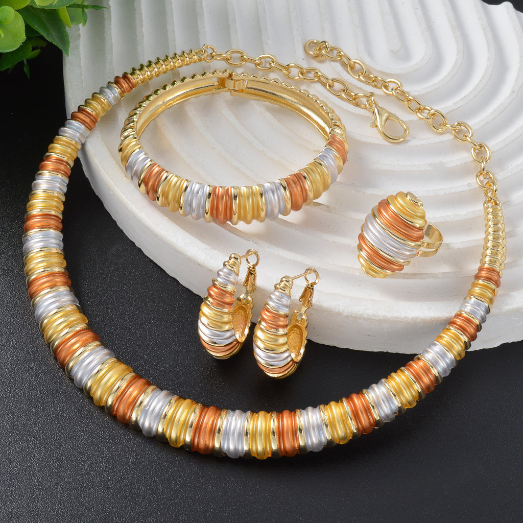 Boucles d'oreilles et bagues de style bohème à collier de lune de trois couleurs