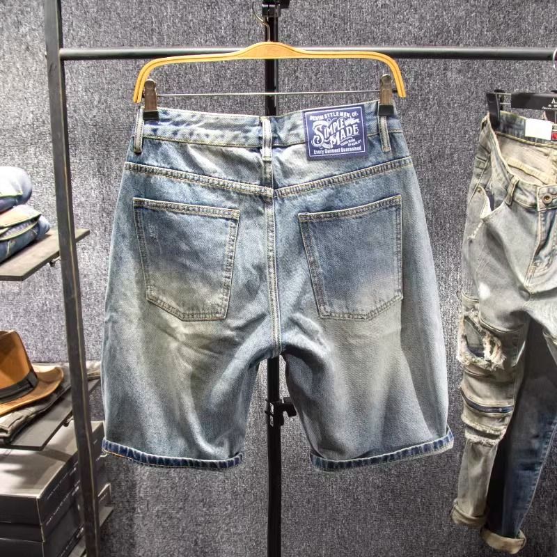 Short en denim brodé pour hommes