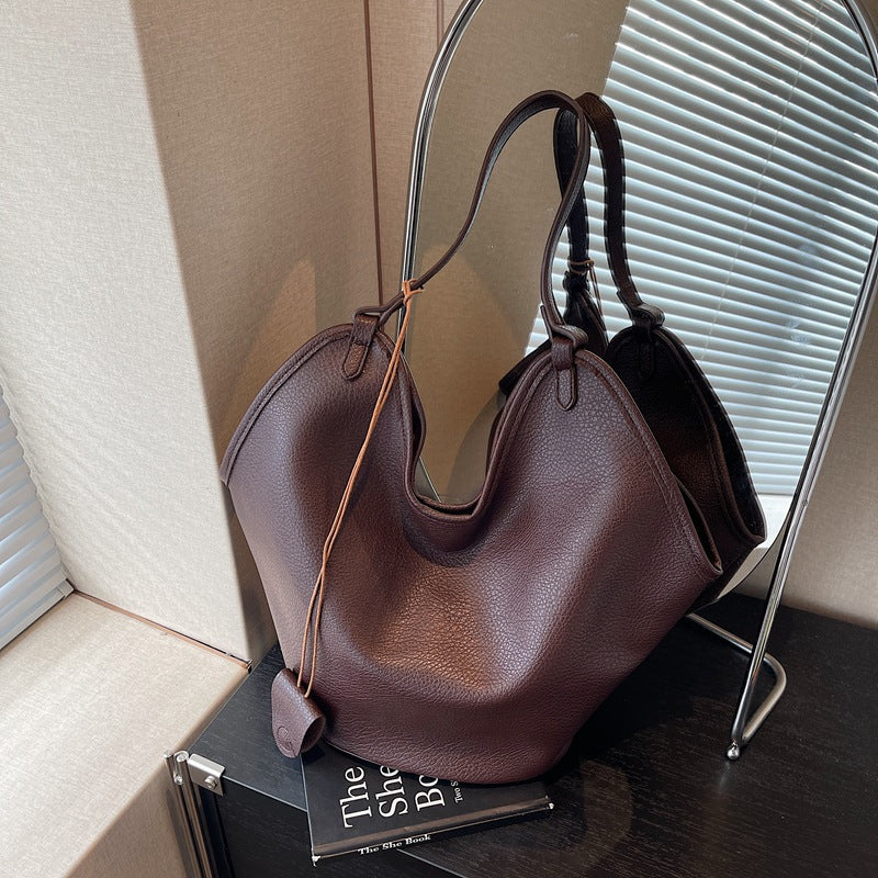 Vieux sac de seau de lit pour femmes