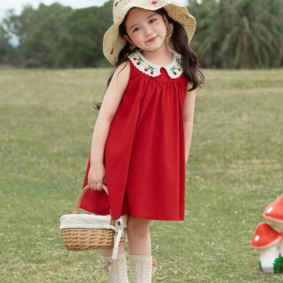 Robe sans manches pour enfants avec un motif cerise
