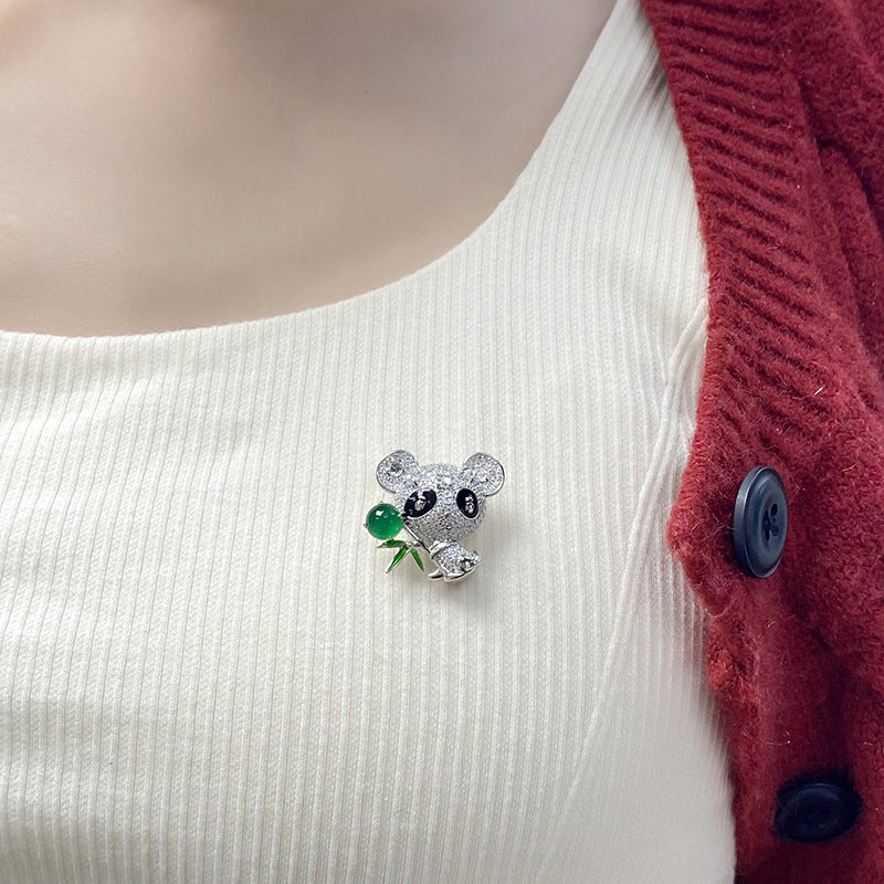 S925 Argent Sterling Panda Brooch 5g 8x6mm Vert ovale Chalcédoine Pave Strass Platinum