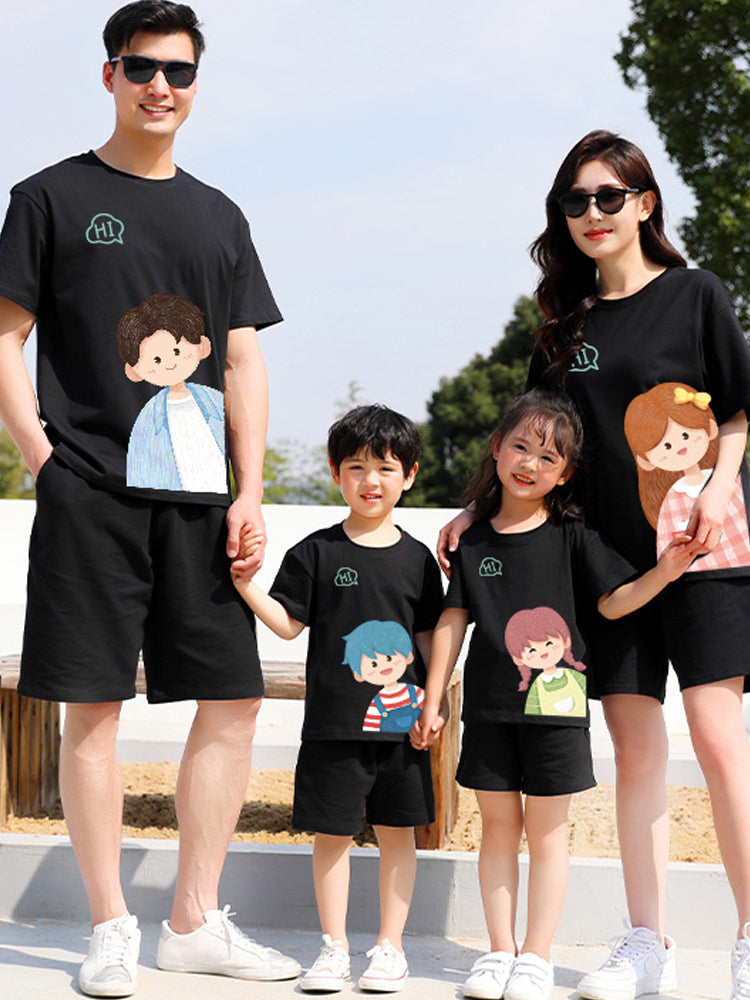 Un T-shirt à manches courtes en coton trois ou quatre