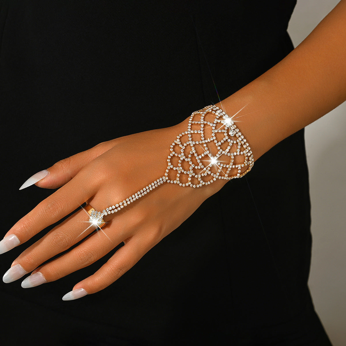 Femme Eventail Hollow CZ Slave Chaîne à main bracelet