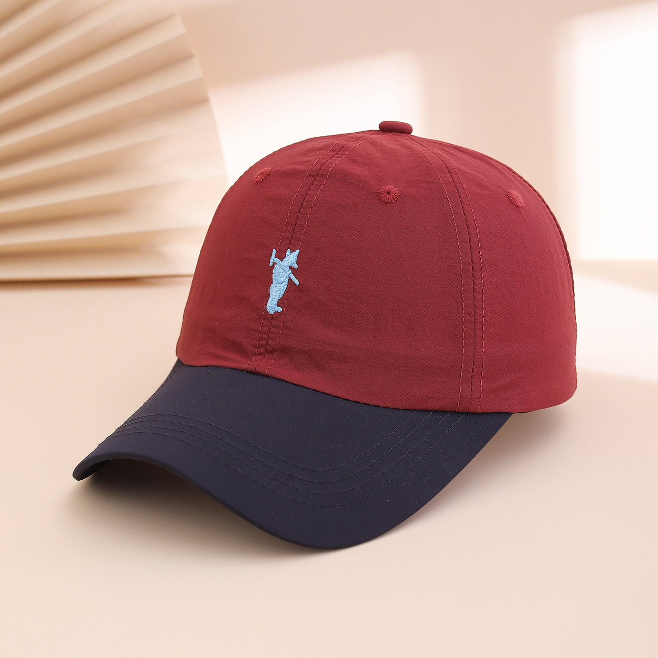 Bouchon de baseball brodé multicolore pour ours à la mode avec des caractéristiques polyvalentes et à séchage rapide