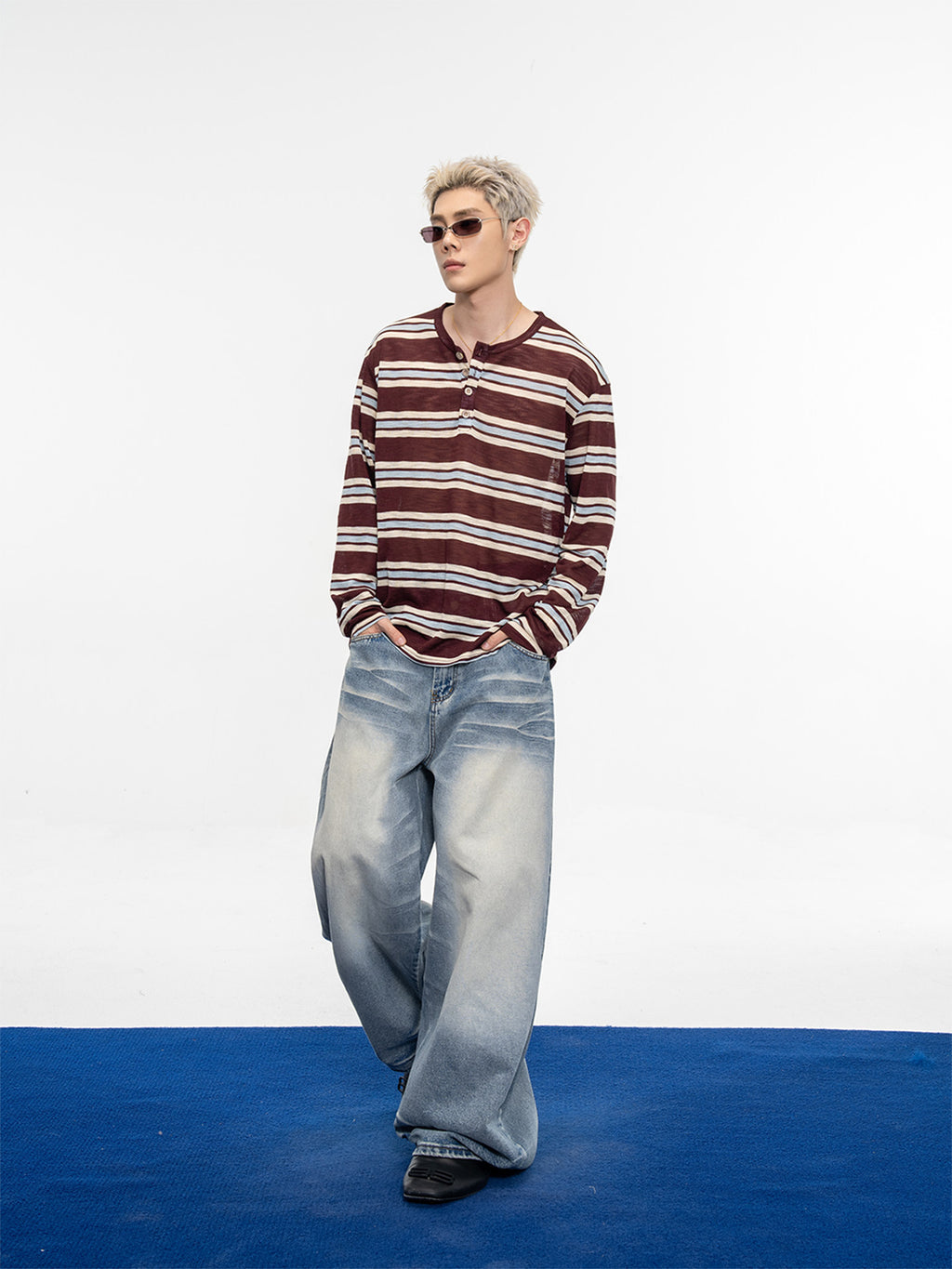 T-shirt à manches longues Henley rayé de couleur rétro