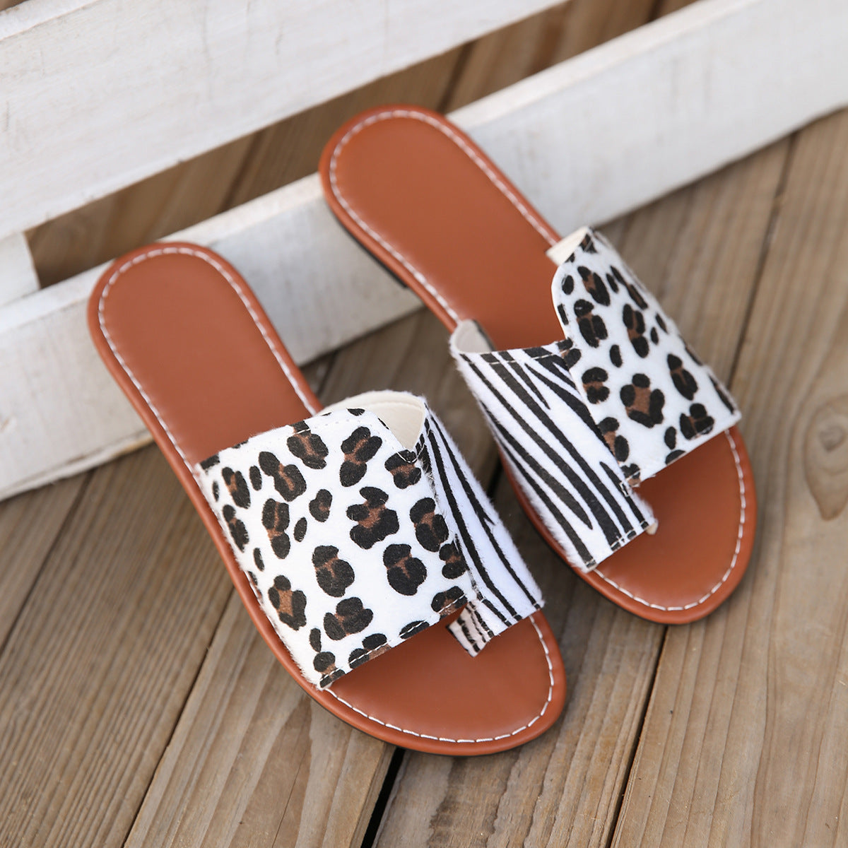 Sandales plates à bout ouvert pour femmes