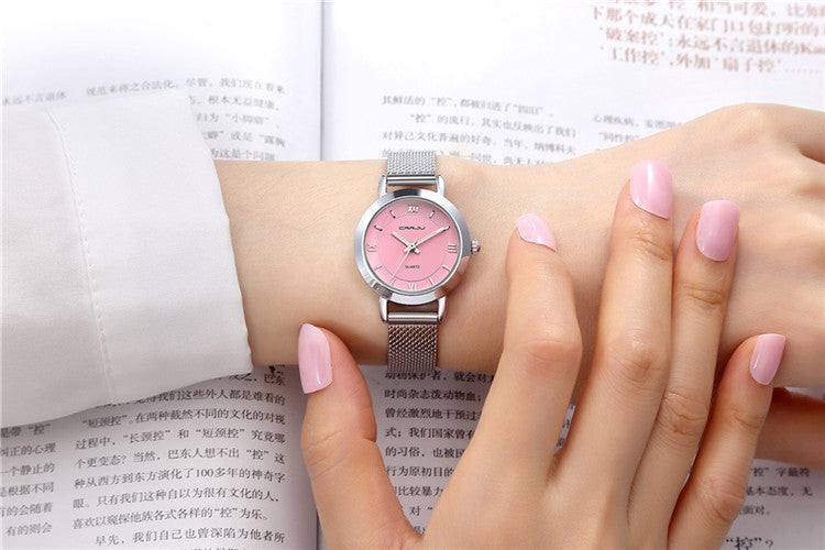 Montres pour femmes Petite ceinture en acier à quartz
