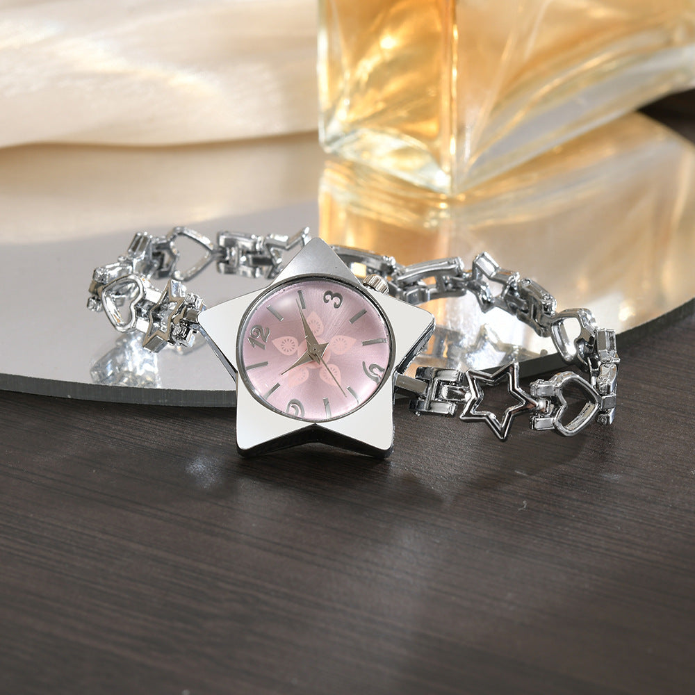 Élégant Edgy mais doux montre les femmes avec une étoile et le cœur en chaîne quartz Montre