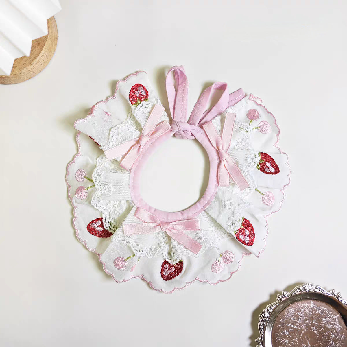Mignon Bow-Knot Fairy Cat Drool Bib