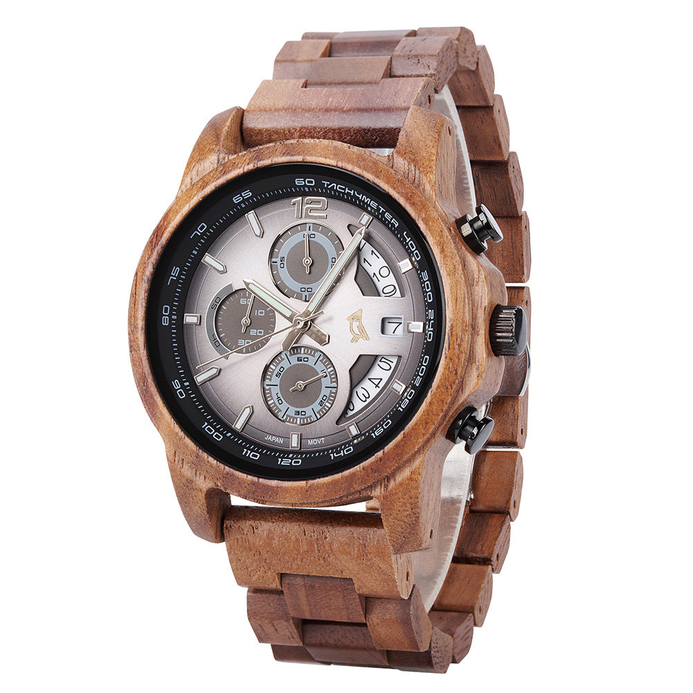 Vieille montre en bois pour jeunes hommes