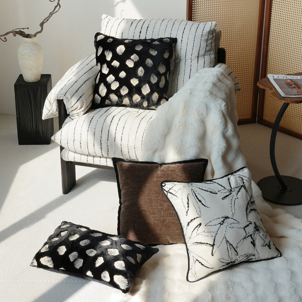 Coussin de canapé brodé Minimalist moderne avec une finition luxueuse
