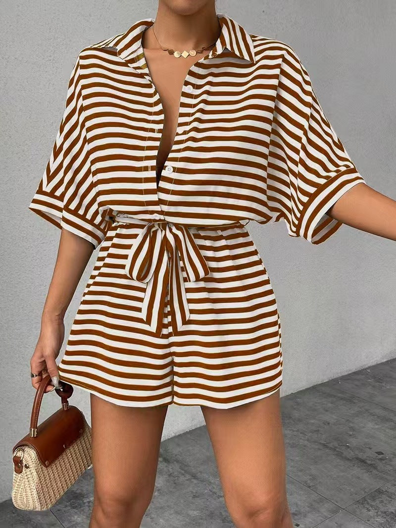 Costume rayé pour femmes