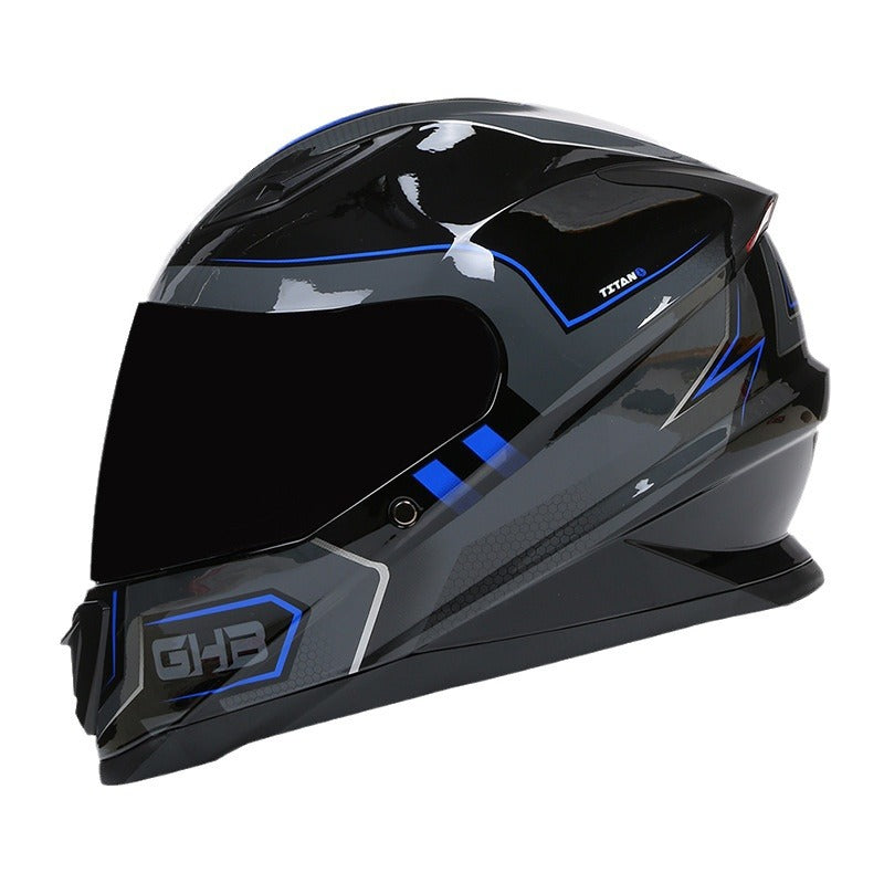 Simple and versatile motorcycle riding helmet