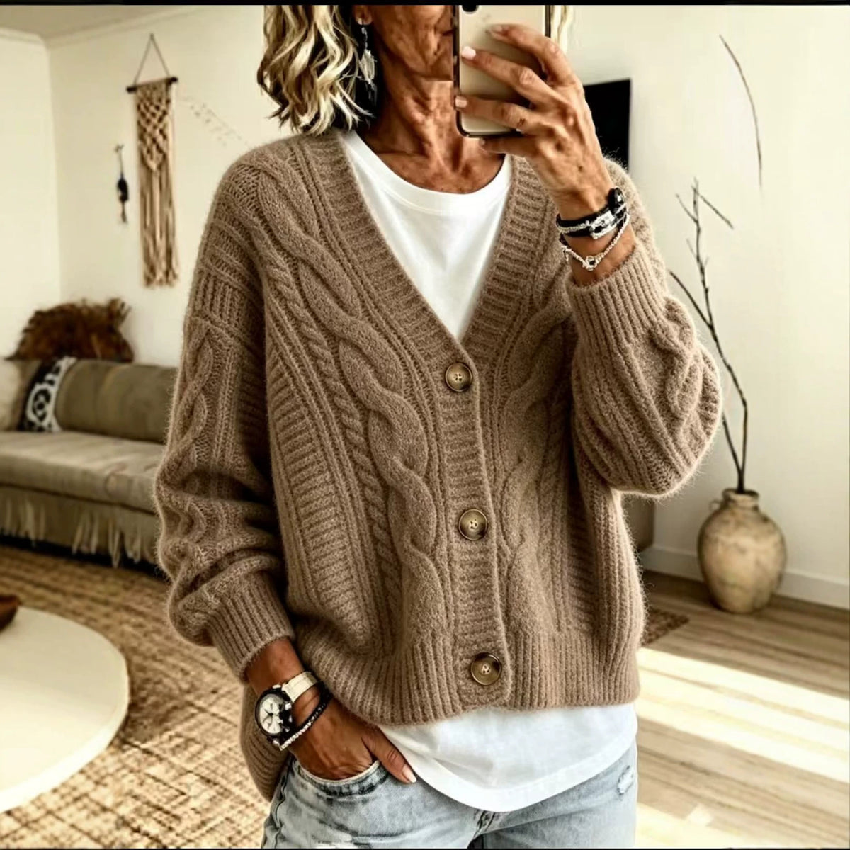 V-Neck Sweater Loose and Laid-back Fall/Winter Collection