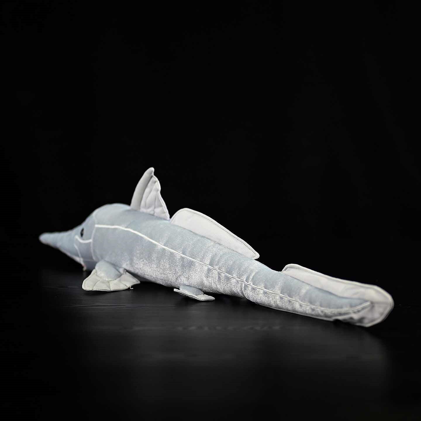 Jouet d'origine en peluche de requin argenté à long nez