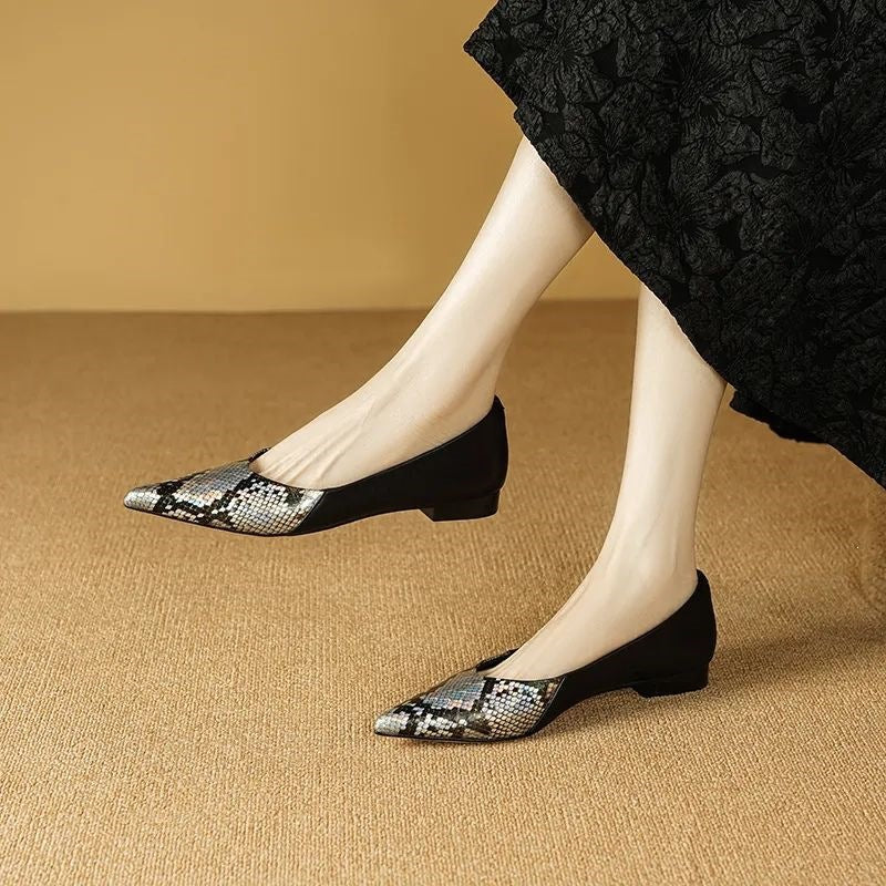 Mules de serpent confortable léger avec un orteil souple et pointu