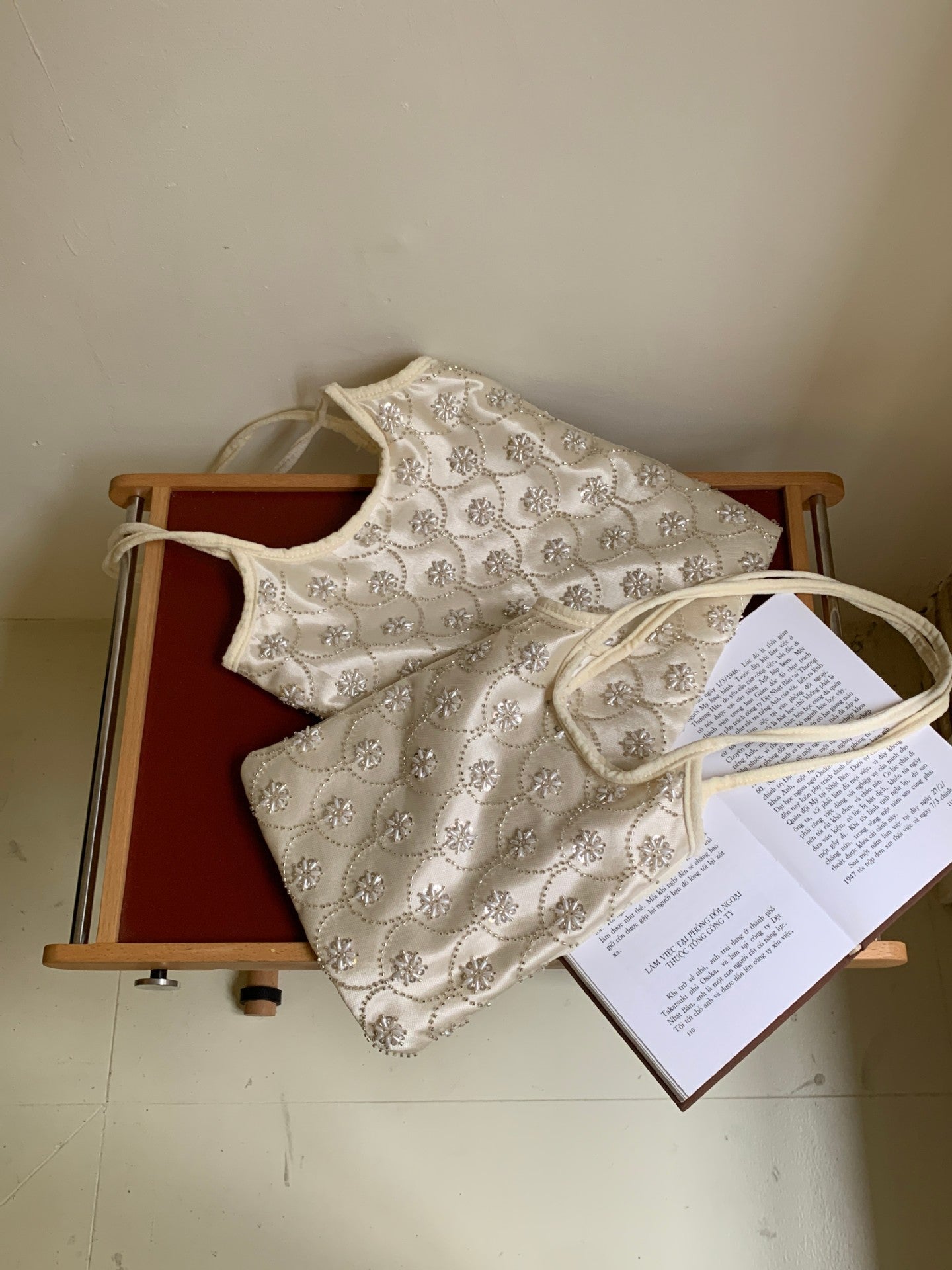 Sac à épaule polyvalent brodé en perles