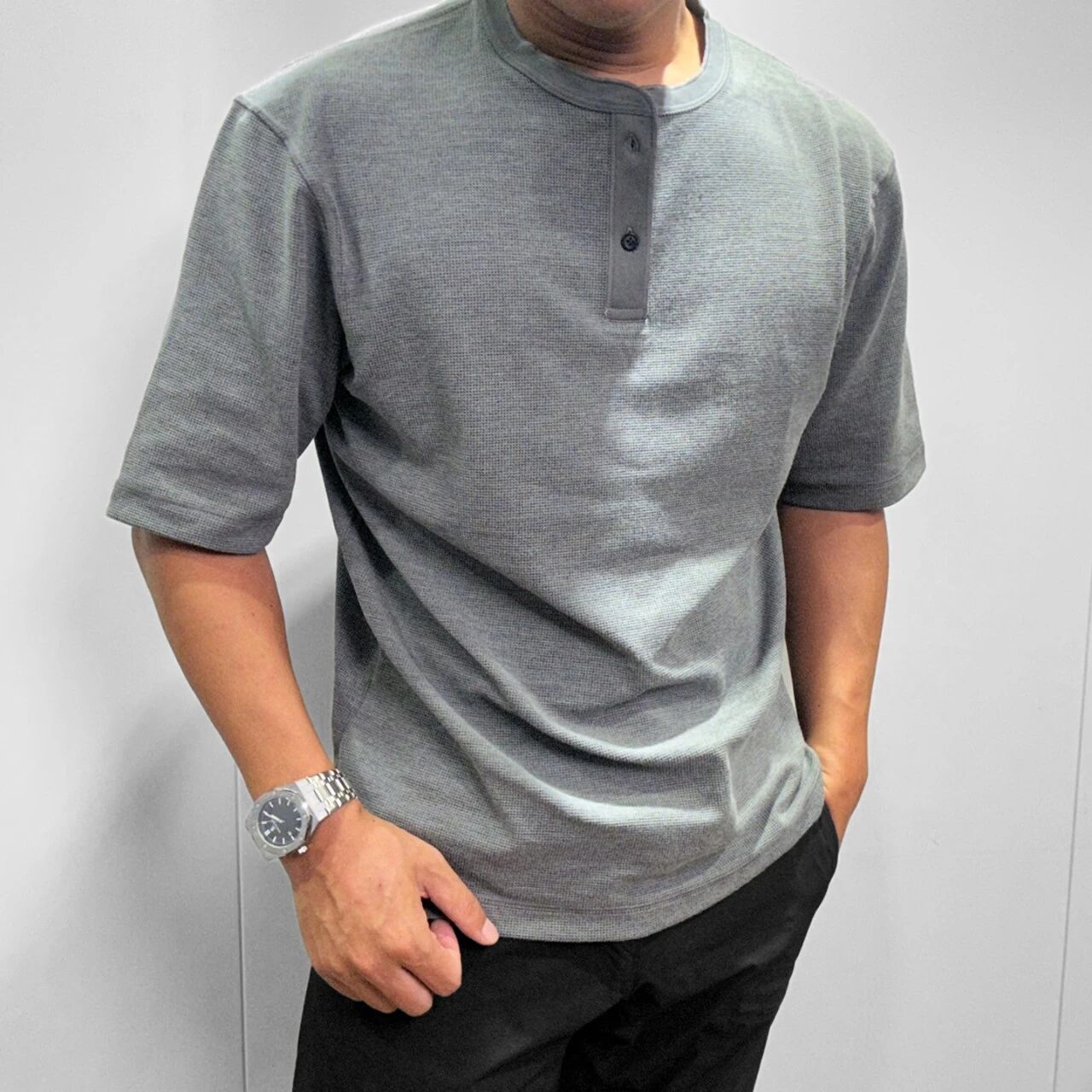 Hommes Couleur solide Waffle Knit Henley T Shirt 2 boutons Placket Short Sleeve Breathable Casu