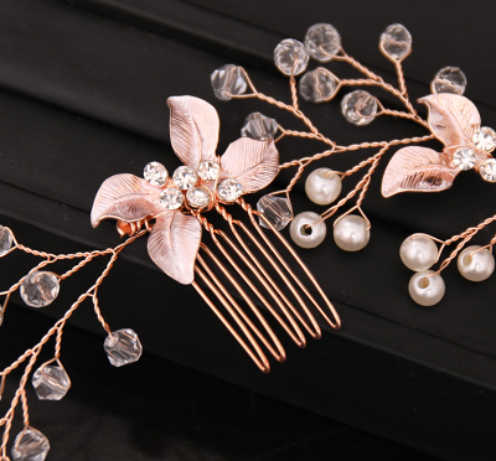 Tête de peigne à fleurs torsadée à la main