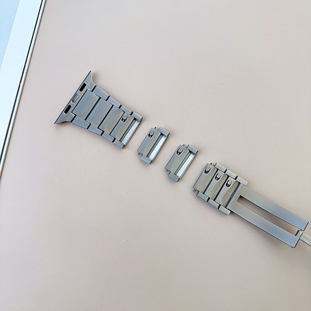 Bracelet de montres en acier inoxydable côté métal