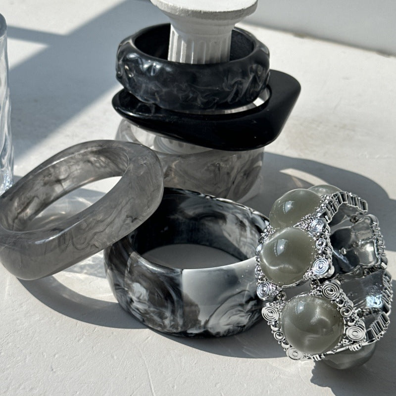 Bracelet européen et américain gris-noir Ombre résine