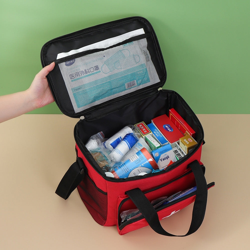 Sac de rangement en médecine portable à l'extérieur du ménage