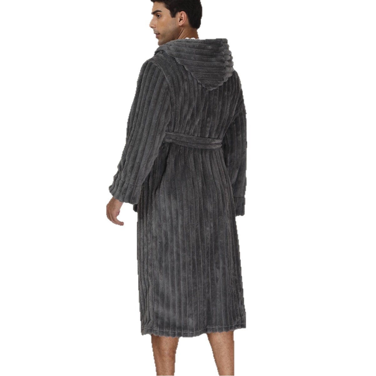 L'épaisse robe de nuit en dentelle à capuchon pour hommes