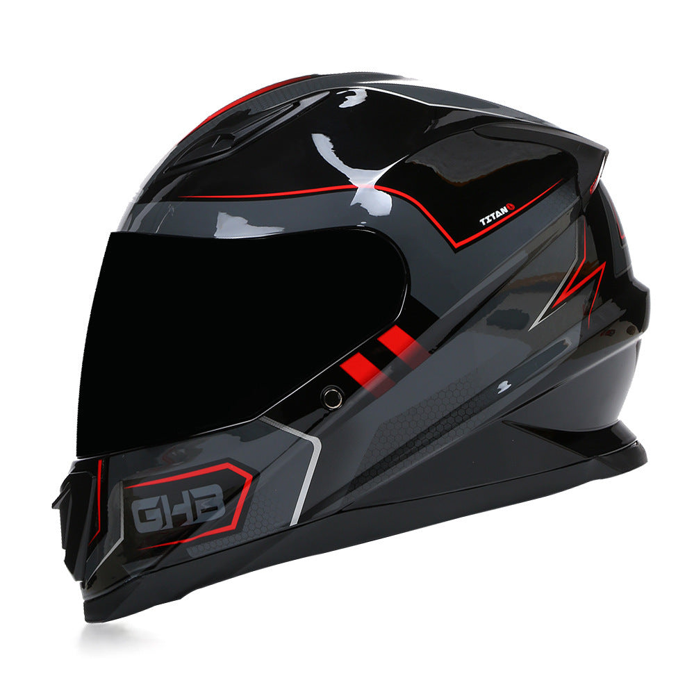 Simple and versatile motorcycle riding helmet