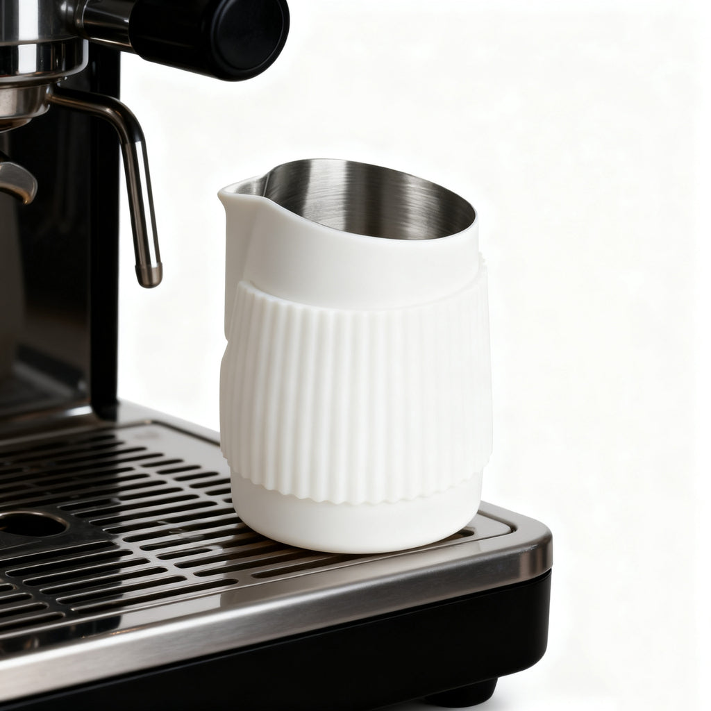 Silicone recouvert résistant à la chaleur en acier inoxydable Spout Latte Art Pitcher Café Latte Art P