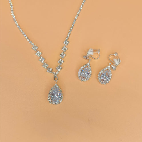 Boucles d'oreilles Zircon d'eau complet en strass
